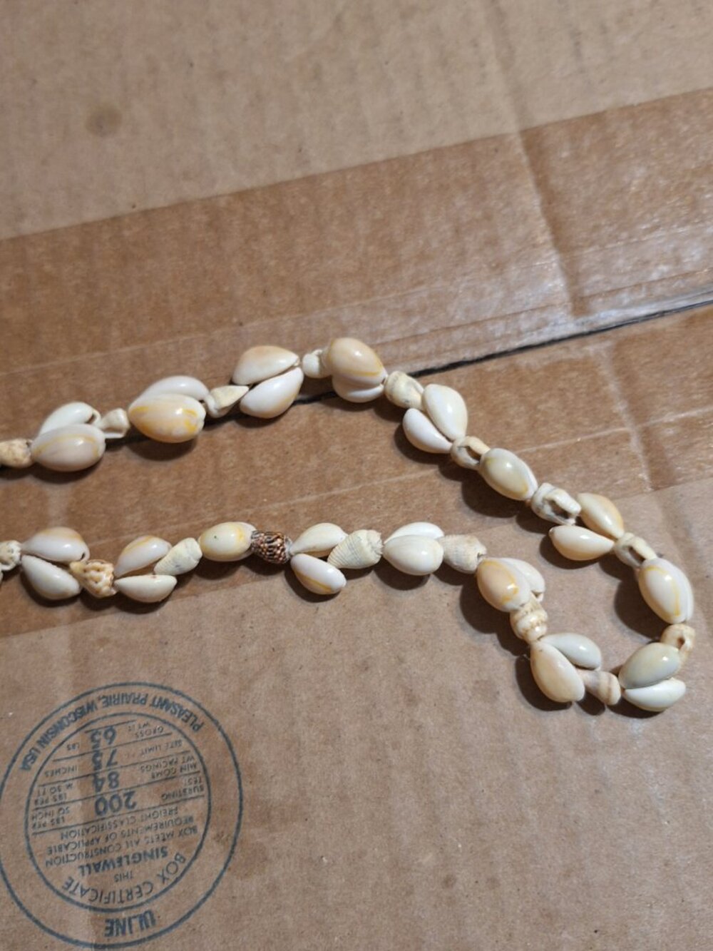 shell necklace - Picture 12 of 12